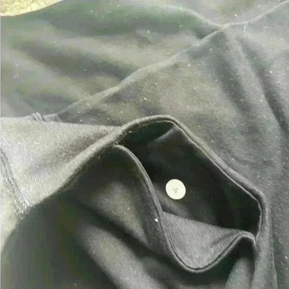 Lululemon 3/4 black  tights - Picture 5 of 5